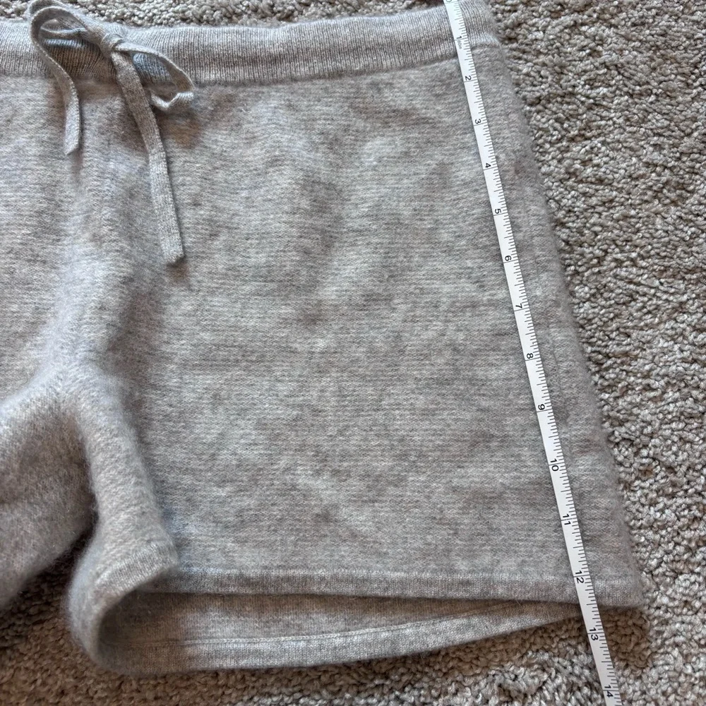Neiman Marcus Heathered Gray Cashmere Shorts Women’s XL Comfort Luxury - Picture 7 of 9